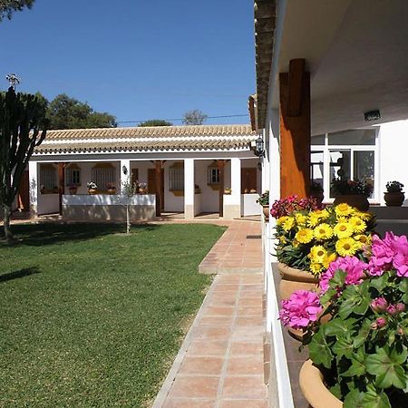 Hostal Las Acacias Los Canos De Meca Exterior photo