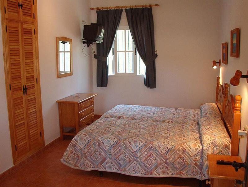 Hostal Las Acacias Los Canos De Meca Room photo