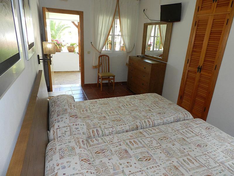 Hostal Las Acacias Los Canos De Meca Exterior photo